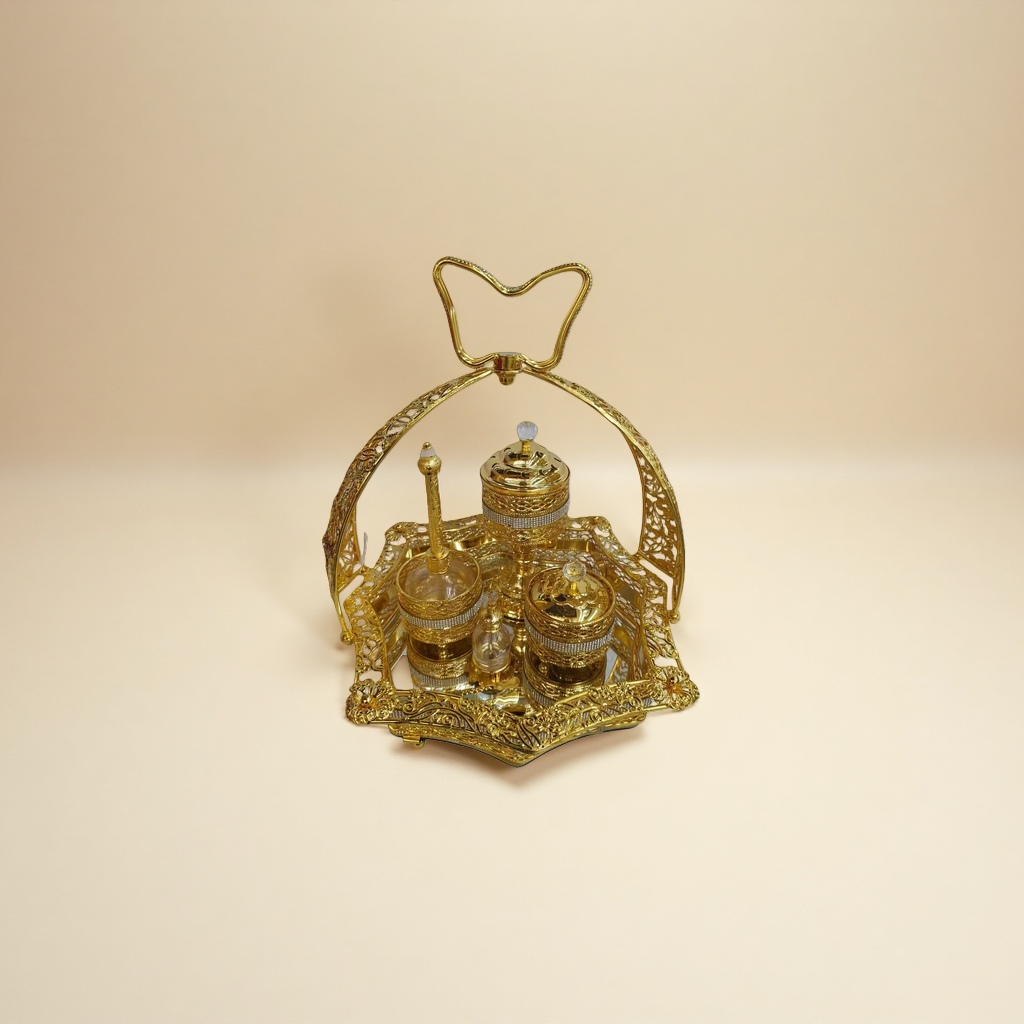 The main body of the golden carved tray set is a preferred home decoration and dining table gift