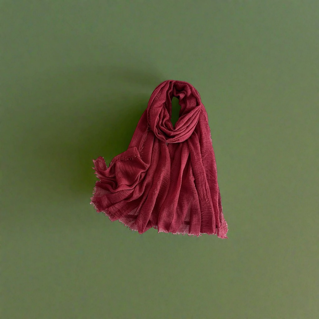 A wine red cashmere scarf is a warm, fashionable and versatile women's scarf for autumn and winter