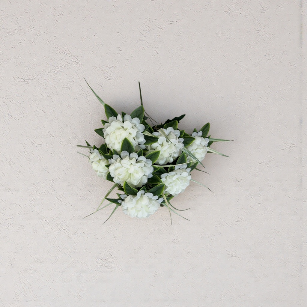 White artificial flower bouquets for living room and bedroom decoration, flower art ornaments, and preserved flower gift boxes Application Scenario