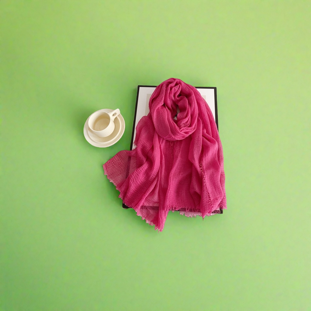 A rose-red pure cotton scarf is a warm, fashionable and versatile accessory for women in autumn and winter Application Scenario