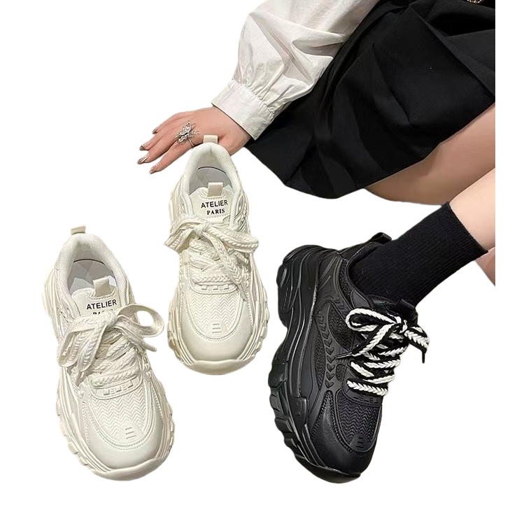 White sports shoes, black sports shoes, unisex breathable and lightweight running shoes Application Scenario