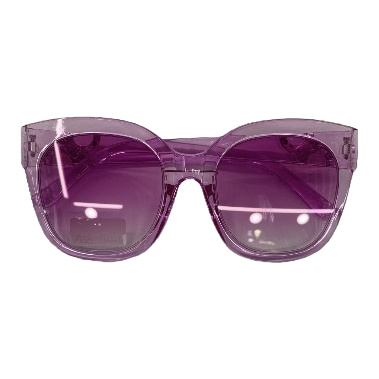 سيدة النظارات الشمسية الأرجوانية Item Picture