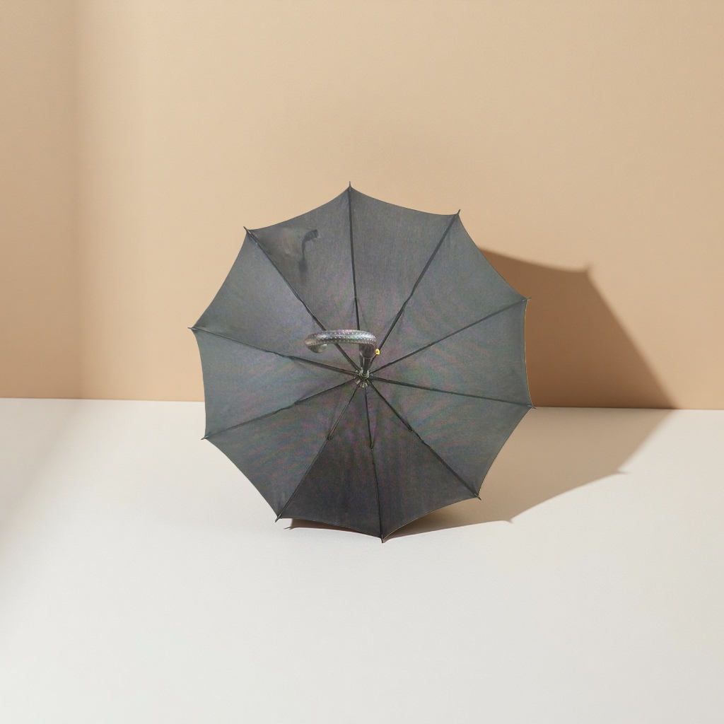Black fully automatic all-weather umbrella, waterproof, sun-proof, wind-resistant, portable folding long handle Application Scenario