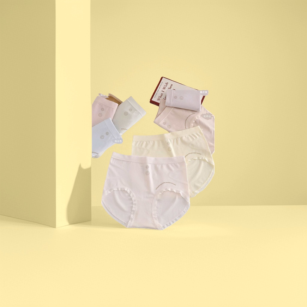Light-colored high-waisted wavy underpants for women in solid colors