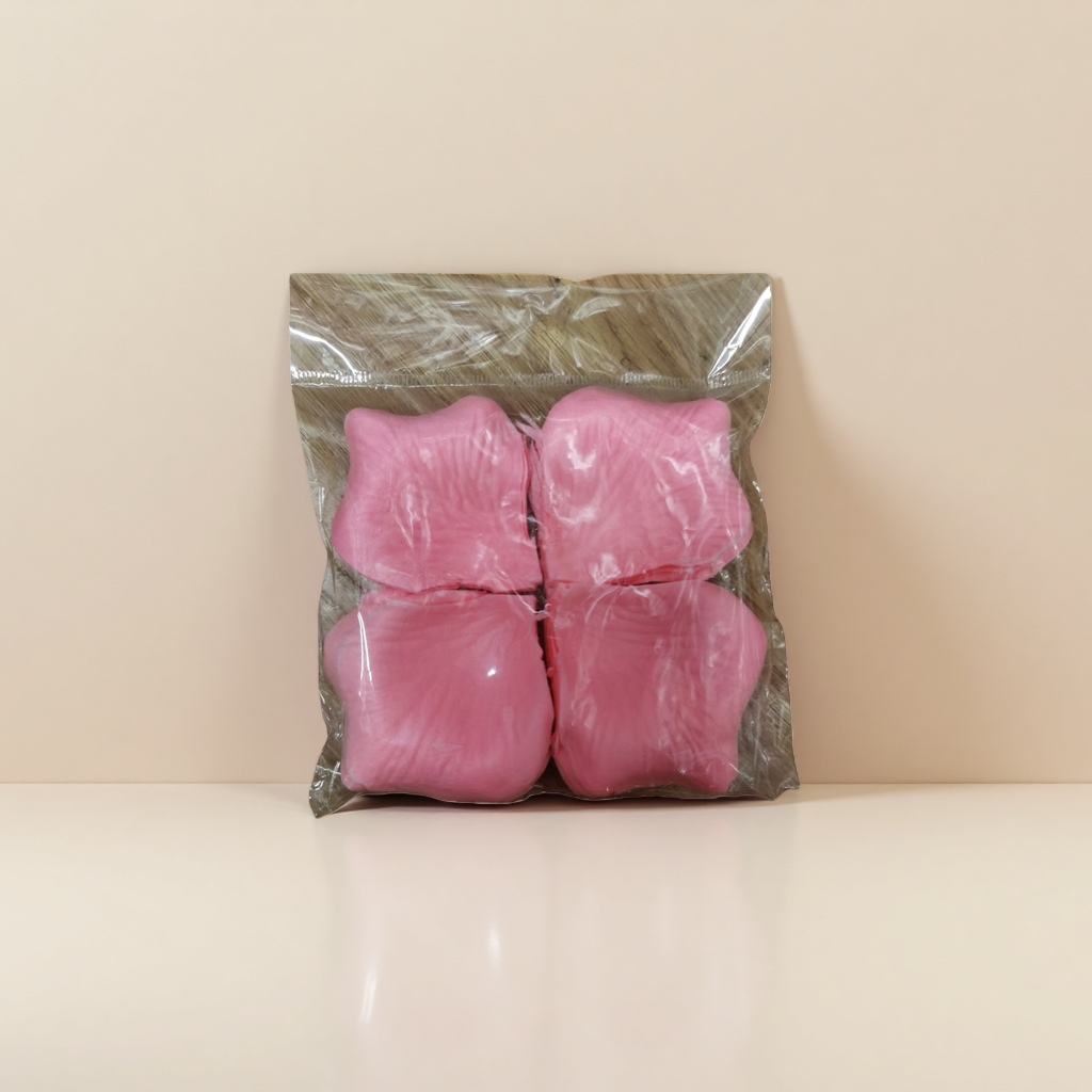 Pink petal scented body wash is a gentle, moisturizing and long-lasting bath product Specification image