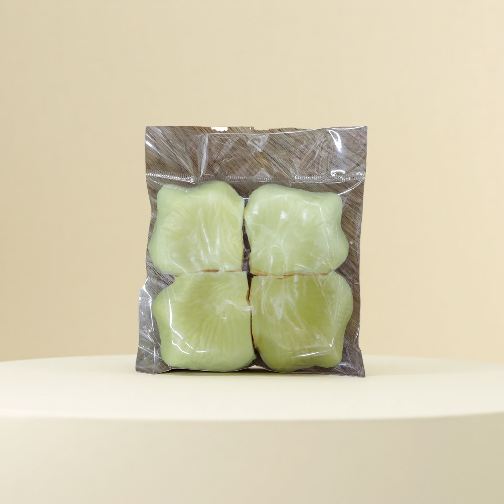 The light yellow petal-shaped soap is made of natural plant essence and is gentle and clean Specification image