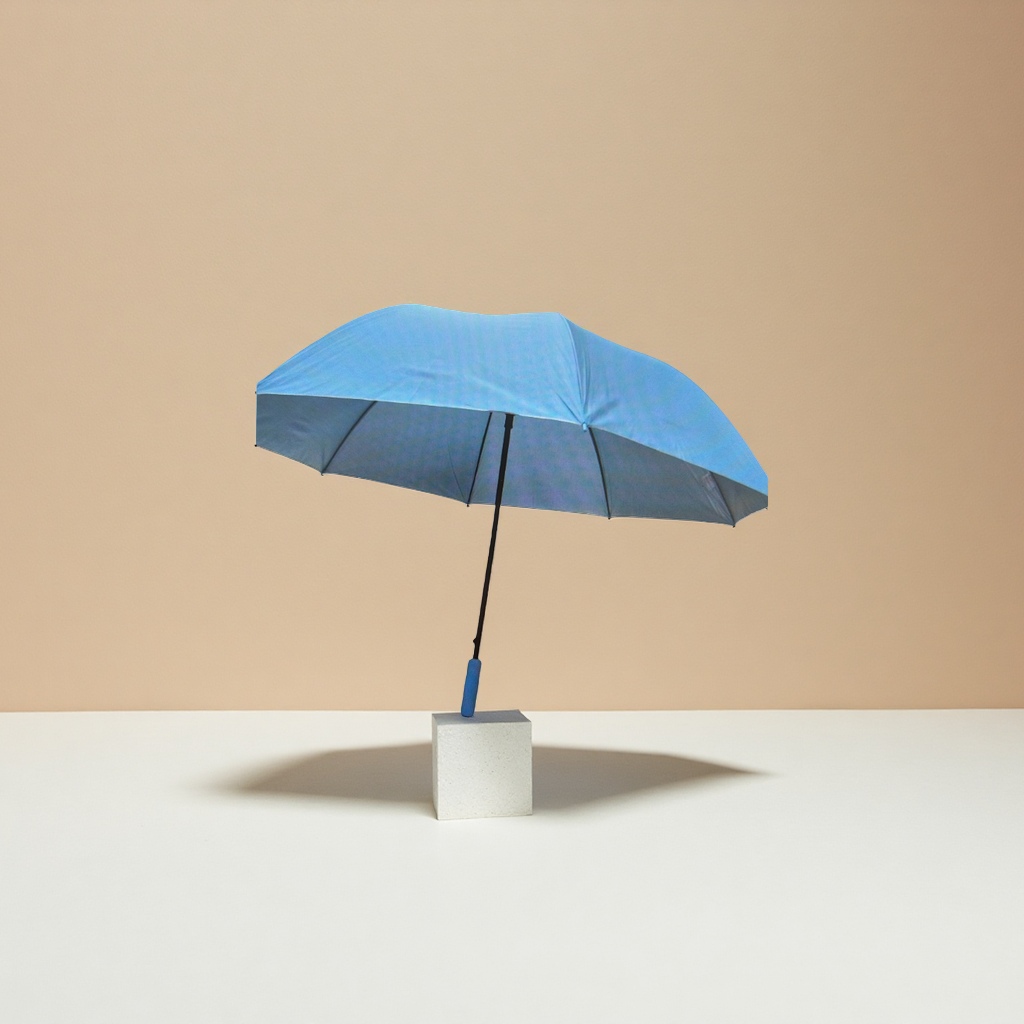 Blue umbrella high-density impact-resistant fabric, a lightweight and foldable model suitable for both weather and rain