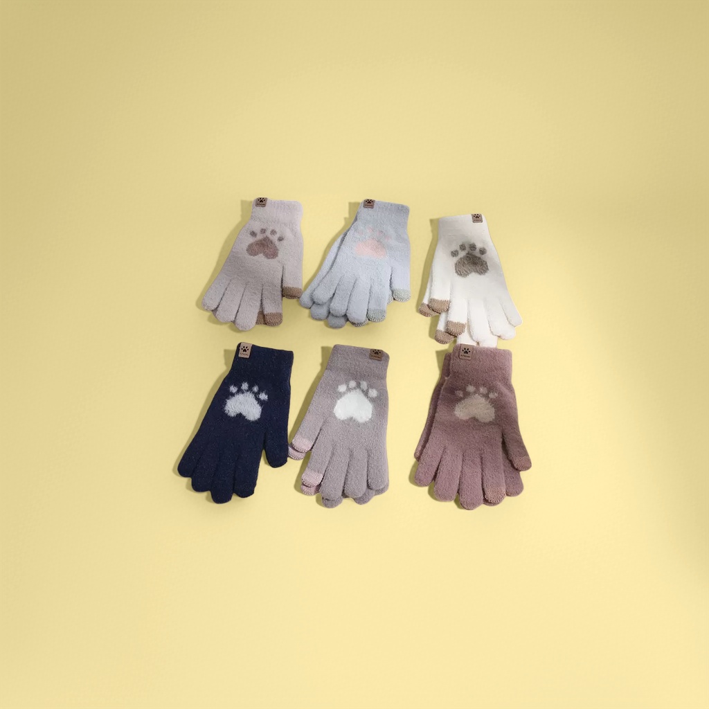 Colorful plush paw print warm gloves for both men and women, winter style thickened and anti-slip Application Scenario