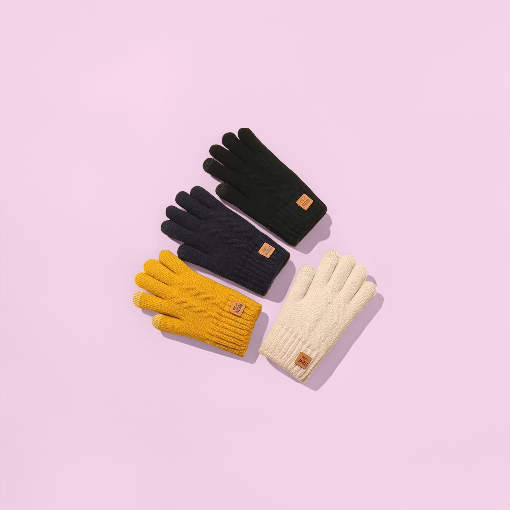 Four pairs of knitted gloves for both men and women, warm and anti-slip, fingertip touch screen Application Scenario