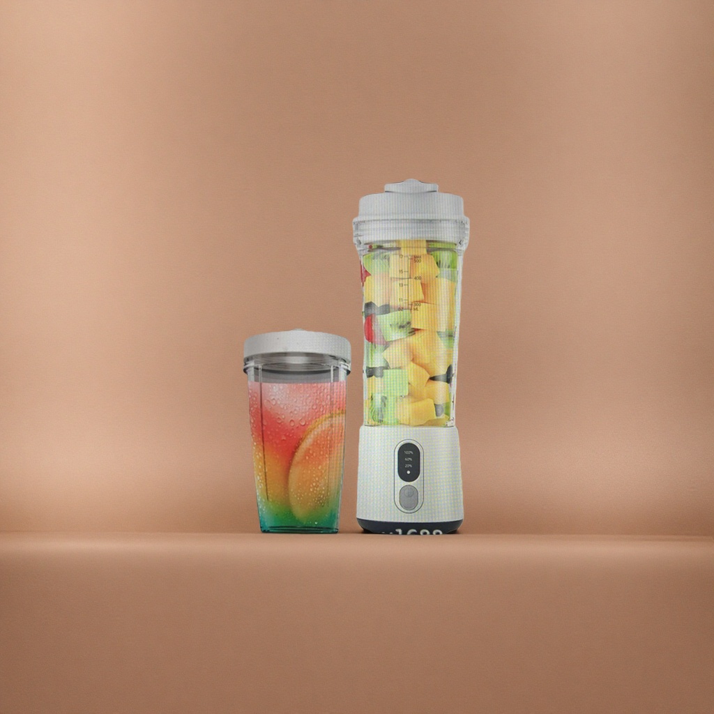 White portable blender, rechargeable mini home juicer, portable blender Application Scenario