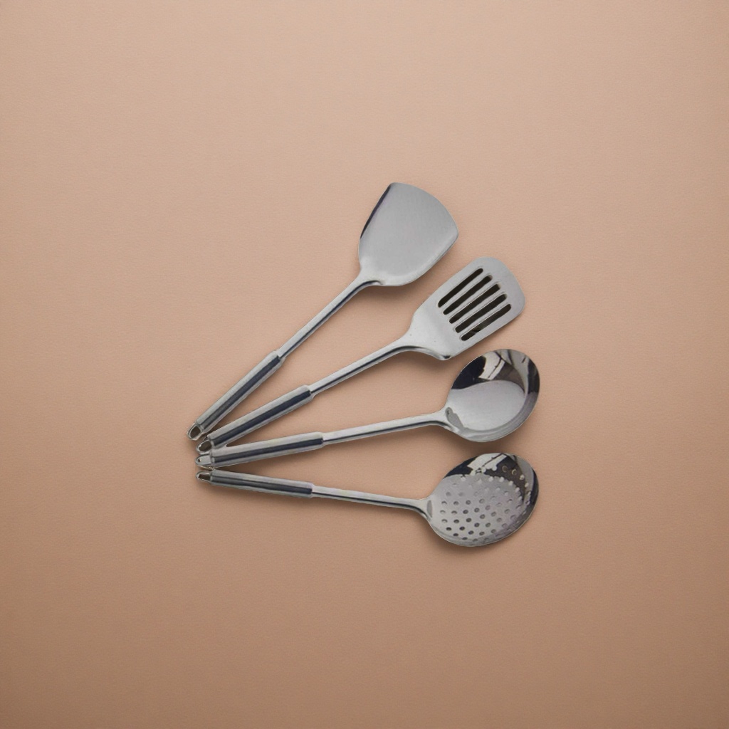 Silver kitchenware set: spatula, strainer, soup spoon, regular spoon four-piece set Application Scenario
