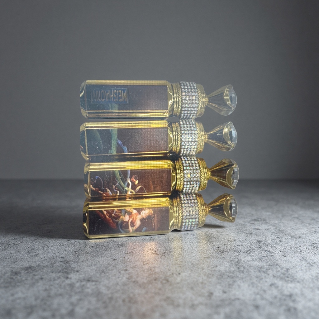 The golden diamond-encrusted bottle design exudes an exquisite and luxurious feel, making it suitable for both skin care and makeup Application Scenario