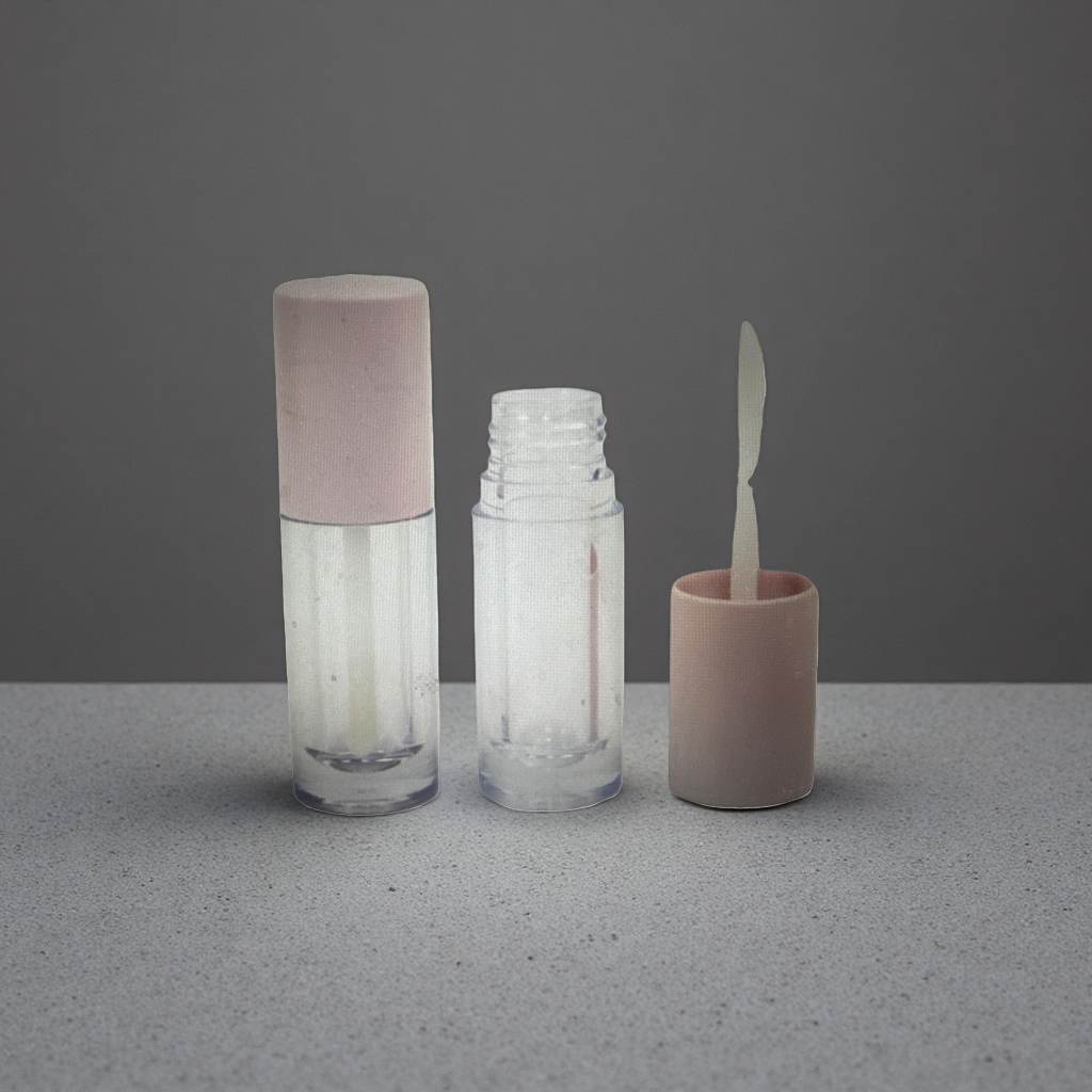 Pink cap, transparent bottle body, lip gloss, empty bottle, cosmetic dispensing bottle, portable beauty storage bottle Application Scenario