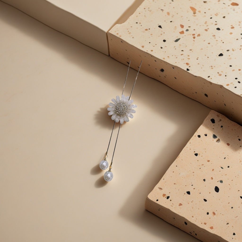A white daisy-shaped pendant with double pearl tassels necklace, a fashionable and light luxury accessory for women Application Scenario