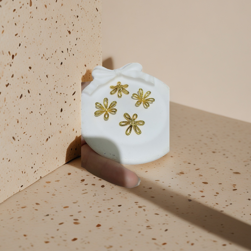 Silver five-petal flower-shaped ornaments and white bow tray decorative items Application Scenario
