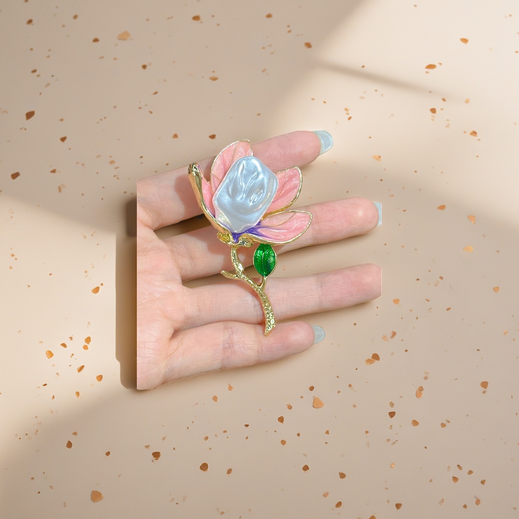 Golden flower branch brooch, pink petals, white stamens and green leaves, exquisite ladies' accessory