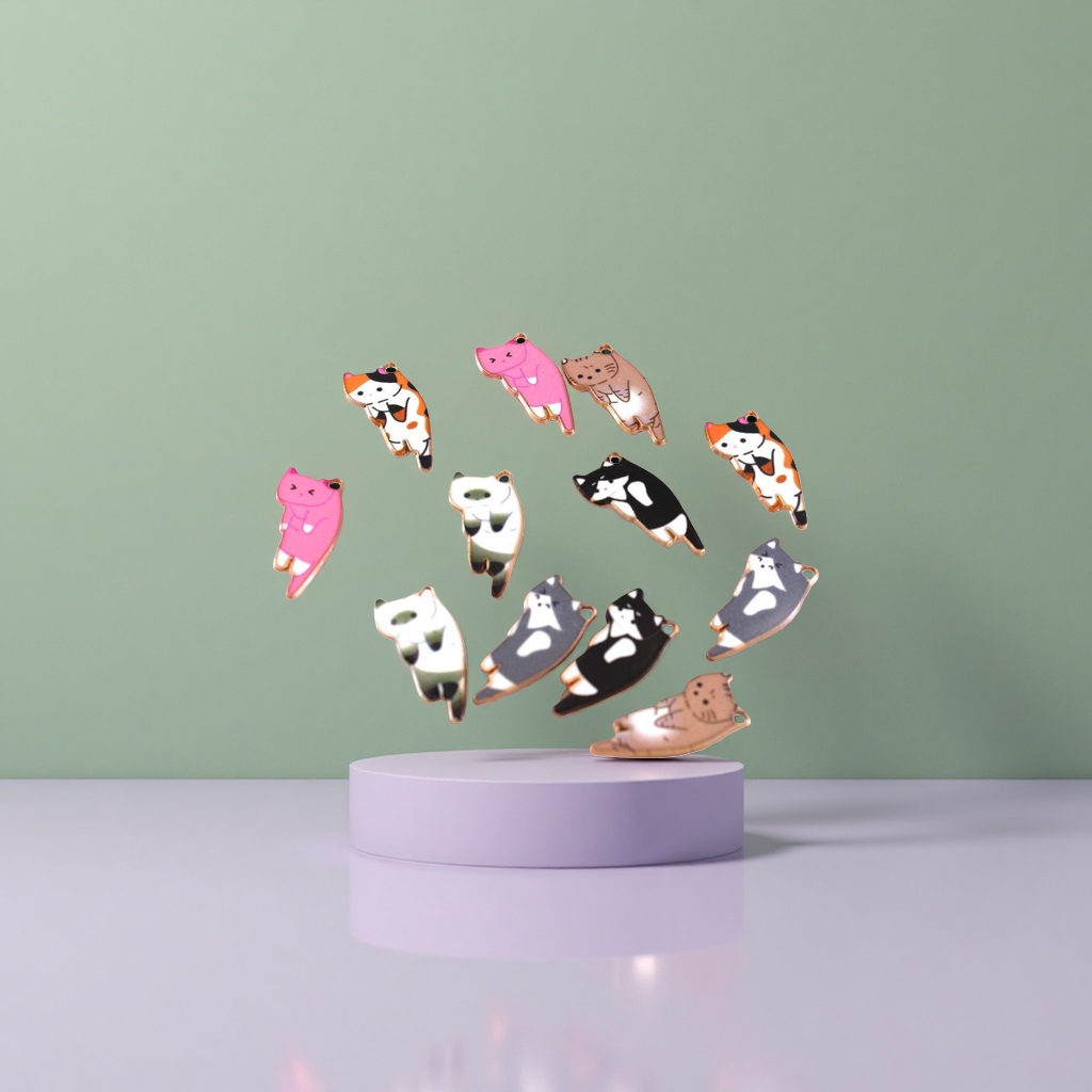 Colorful cat-shaped metal pendants are fashionable, cute and adorable accessories with a niche design details Picture