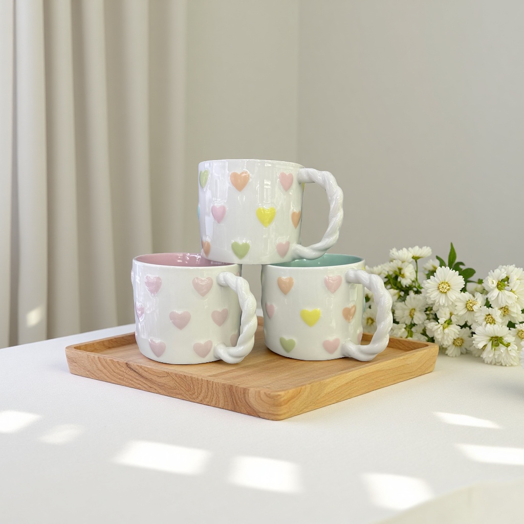 White heart-shaped patterned ceramic mug, ceramic water cup details Picture
