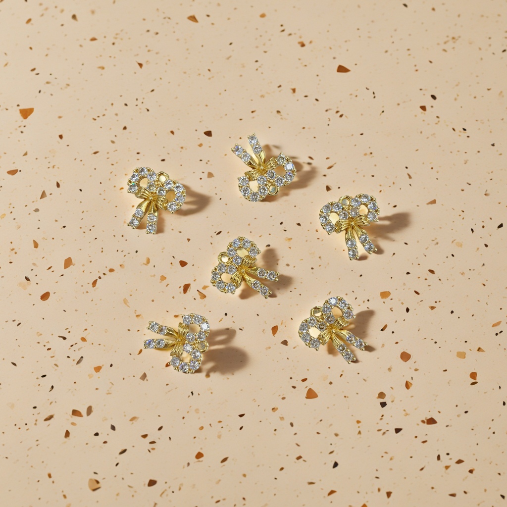 A fashionable, versatile and exquisite gift with a golden diamond-encrusted bow pendant Specification image