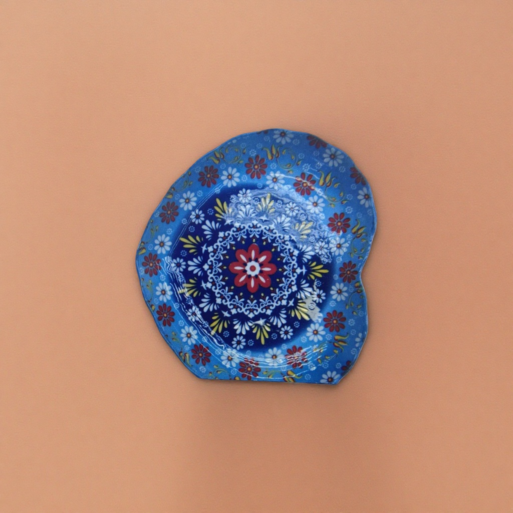 Blue floral patterned ceramic plates, home dining plates, decorative plating, underglaze painting technique Specification image