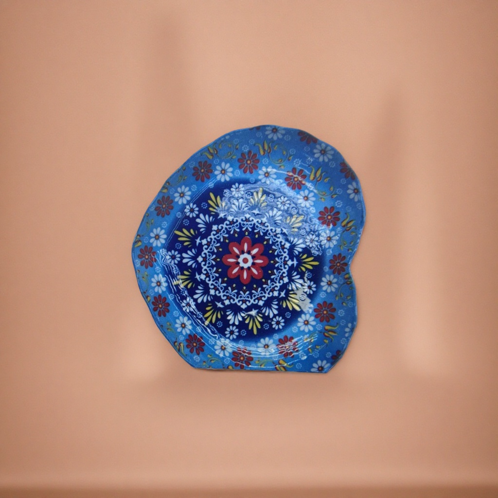 Blue floral patterned ceramic plates, home dining plates, decorative plating, underglaze painting technique details Picture