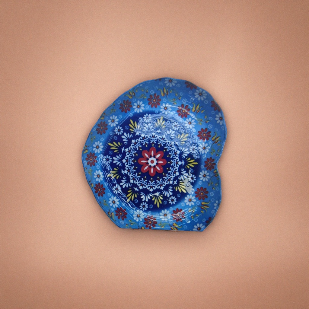 Blue floral patterned ceramic plates, home dining plates, decorative plating, underglaze painting technique Application Scenario
