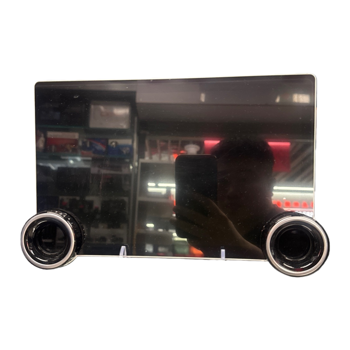 Pantalla negra y altavoces de anillo plateado en ambos lados Item Picture