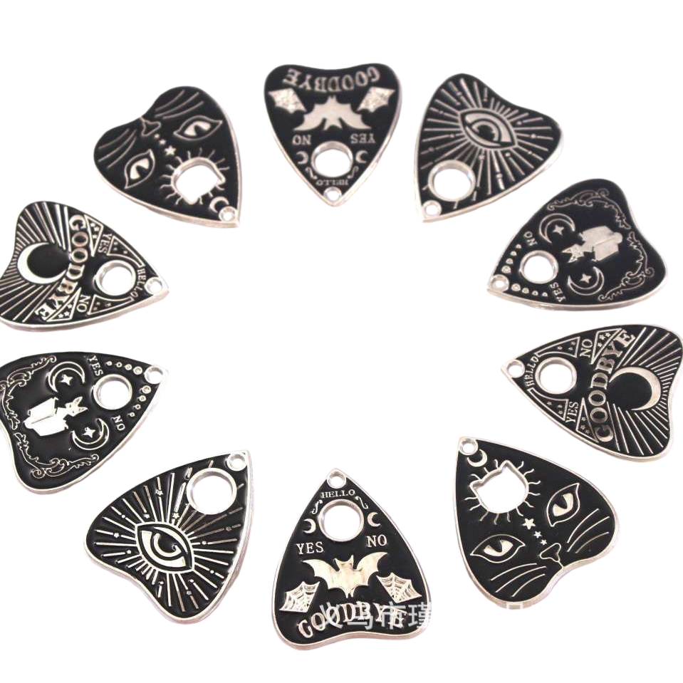 Black heart-shaped pendant, 925 silver gold-plated, handcrafted, a metaphysical meditation feng shui ornament Item Picture