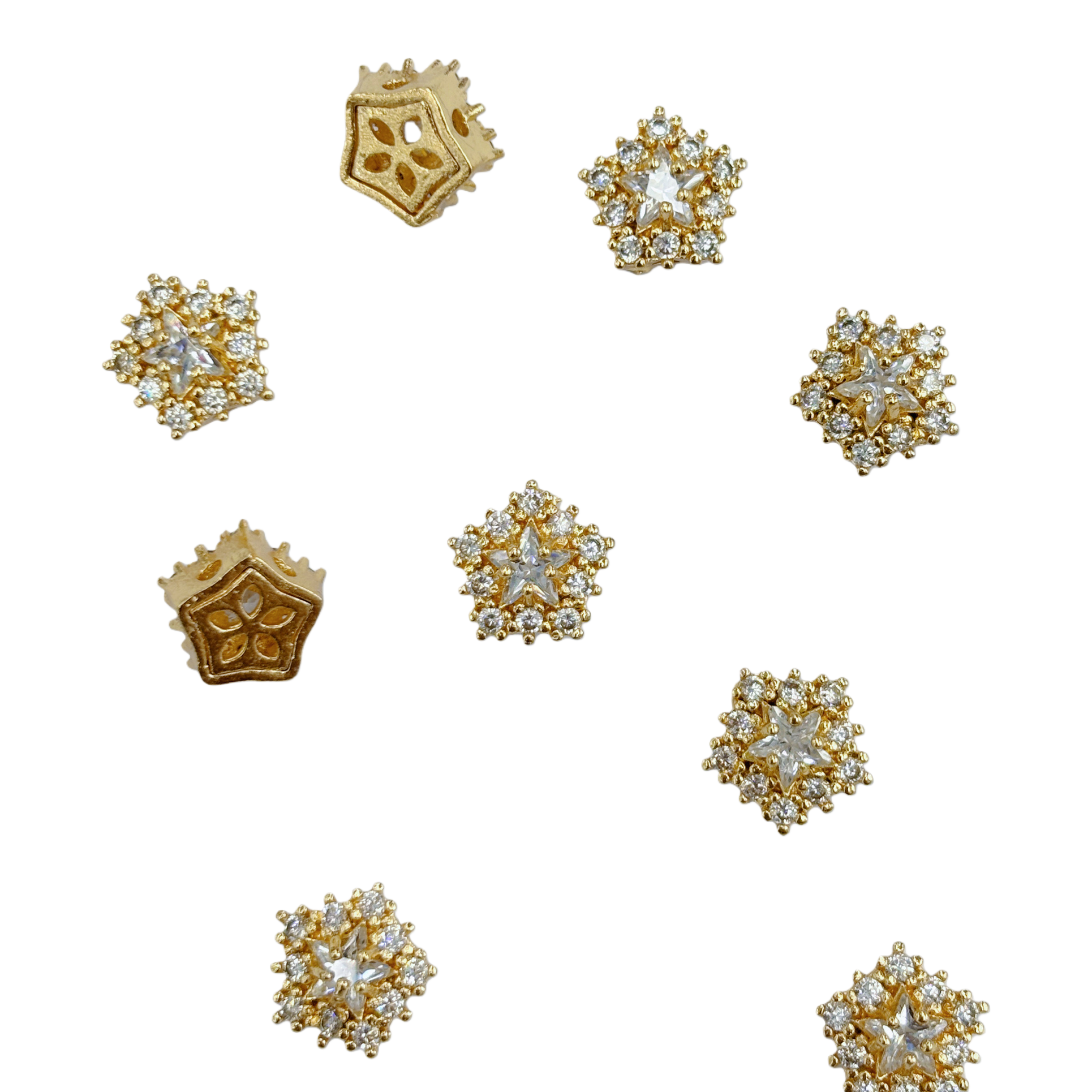 The golden diamond-encrusted snowflaket-shaped jewelry is shiny and elegant. It is a winter accessory and a multi-way accessory Item Picture