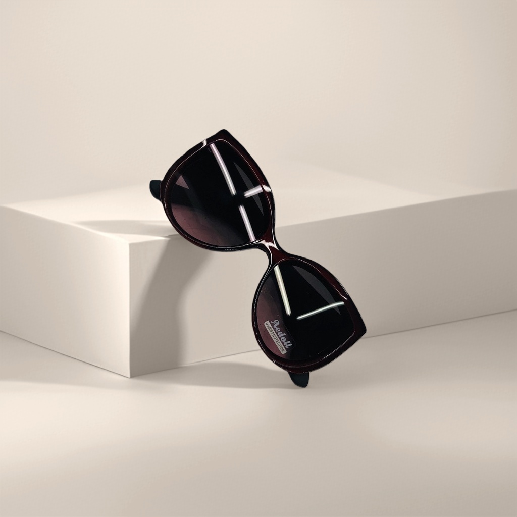 Dark brown cat-eye sunglasses, fashionable and retro UV-resistant polarized sunglasses