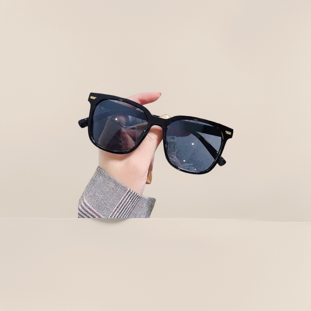 The lightweight TR90 black sunglasses with UV-resistant frames are suitable for cycling and driving details Picture