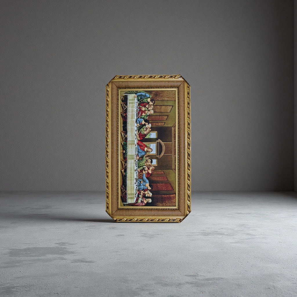 The golden carved picture frame, paired with the final dinner tapestry, decorates the living room and bedroom wall hanging artworks Application Scenario