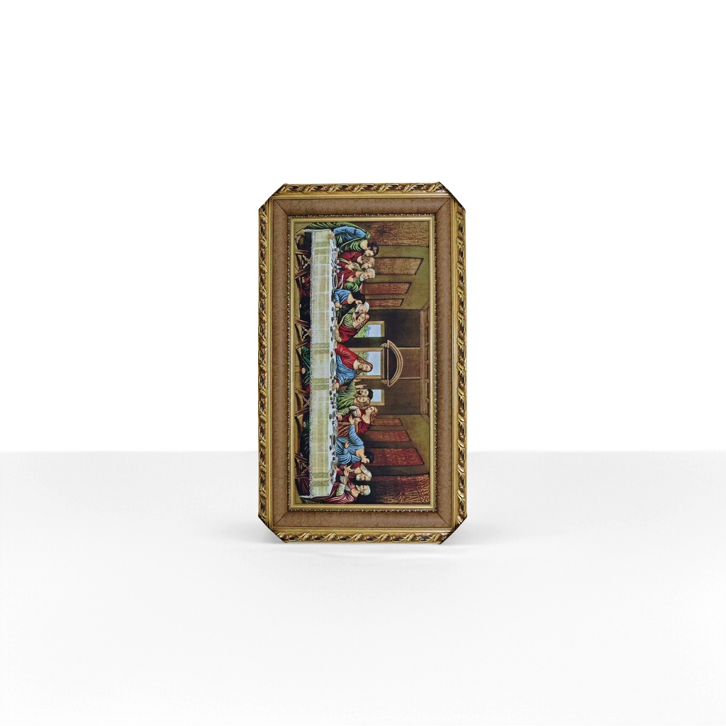 The golden carved picture frame, paired with the final dinner tapestry, decorates the living room and bedroom wall hanging artworks
