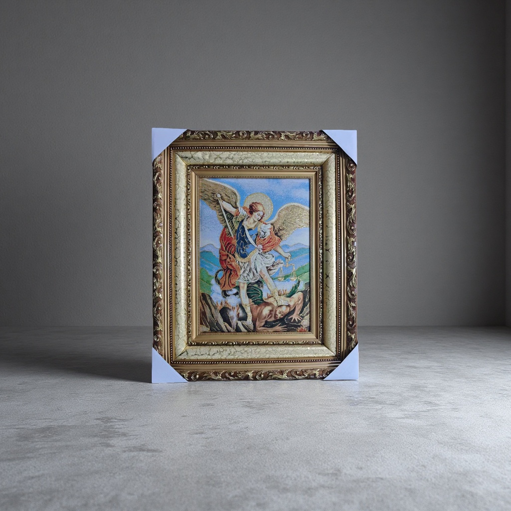 Golden carved angel fighting Devil hanging picture frame 180g Application Scenario