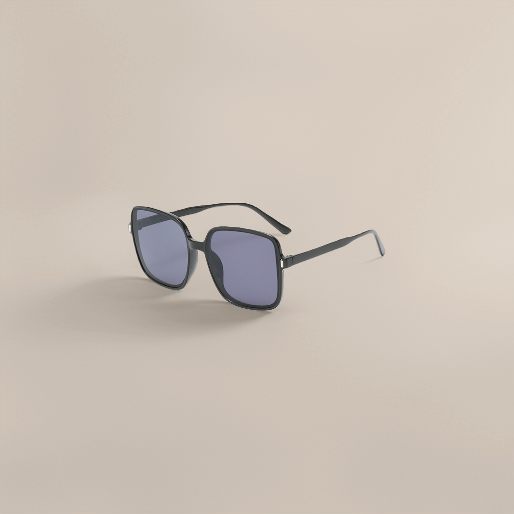 Black square sunglasses are fashionable and versatile, with UV protection and polarized light