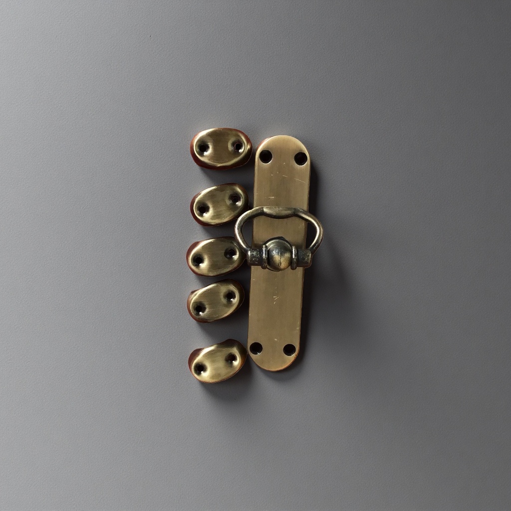 Hebilla de puerta de bronce para el hogar accesorios de hardware vintage tirador de puerta hebilla decorativa Application Scenario