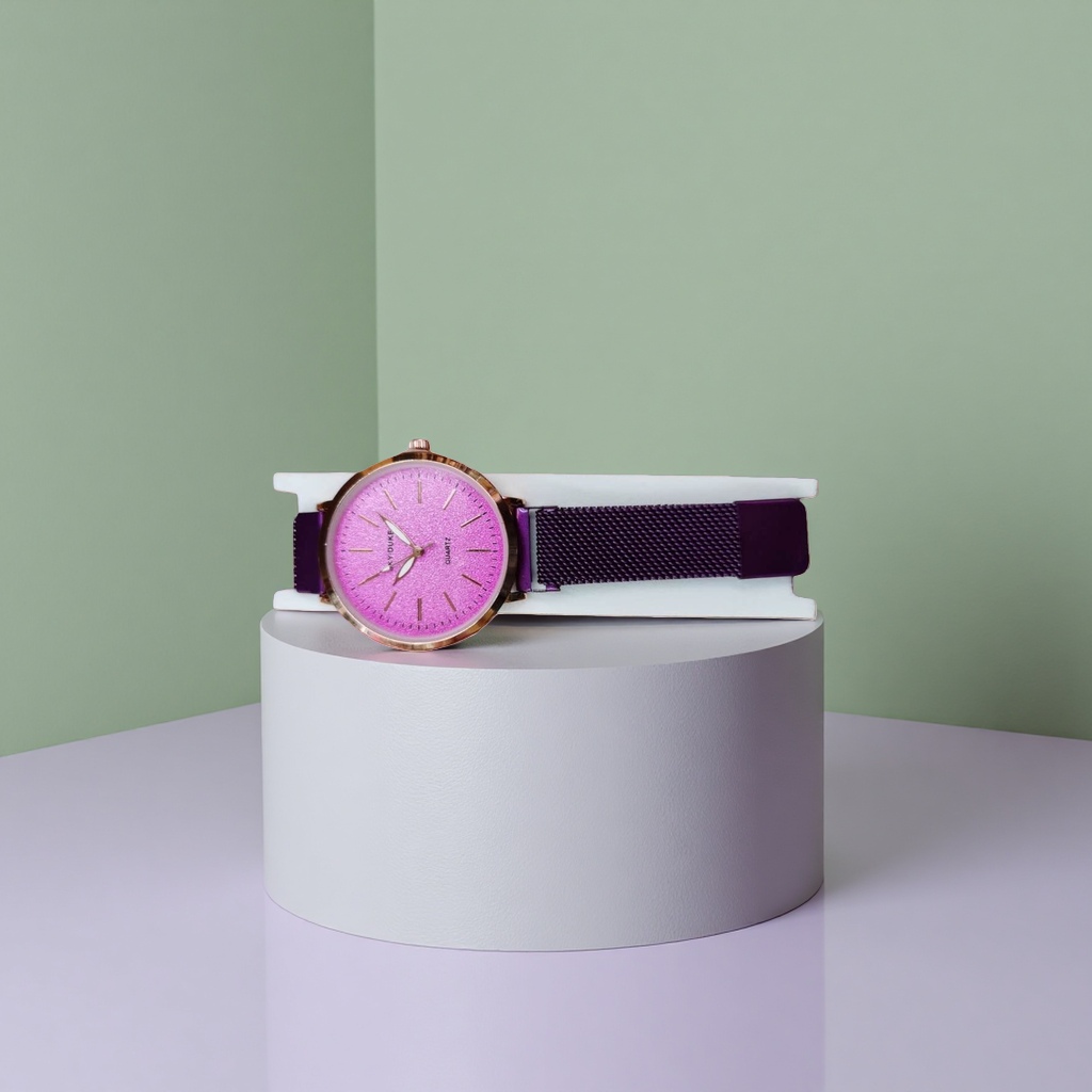 The pink dial and purple metal mesh strap ladies' watch is fashionable, light luxury, simple and versatile Application Scenario