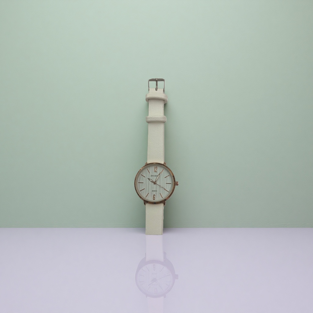 The quartz ladies' watch with a white strap and golden frame is fashionable, simple and versatile Application Scenario