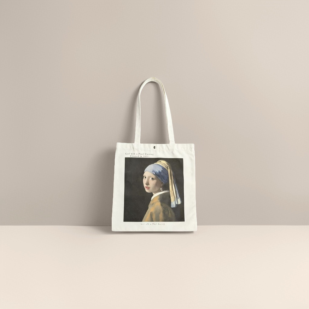 A girl's oil painting pattern artistic handbag with a beige canvas bag and pearl earrings A girl's oil painting pattern artistic handbag with a beige canvas bag and pearl earrings