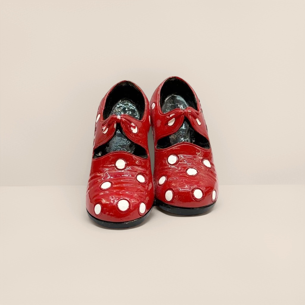 Red polka dot Mary Jane shoes, women's retro round-toe chunk-heeled single shoes Application Scenario