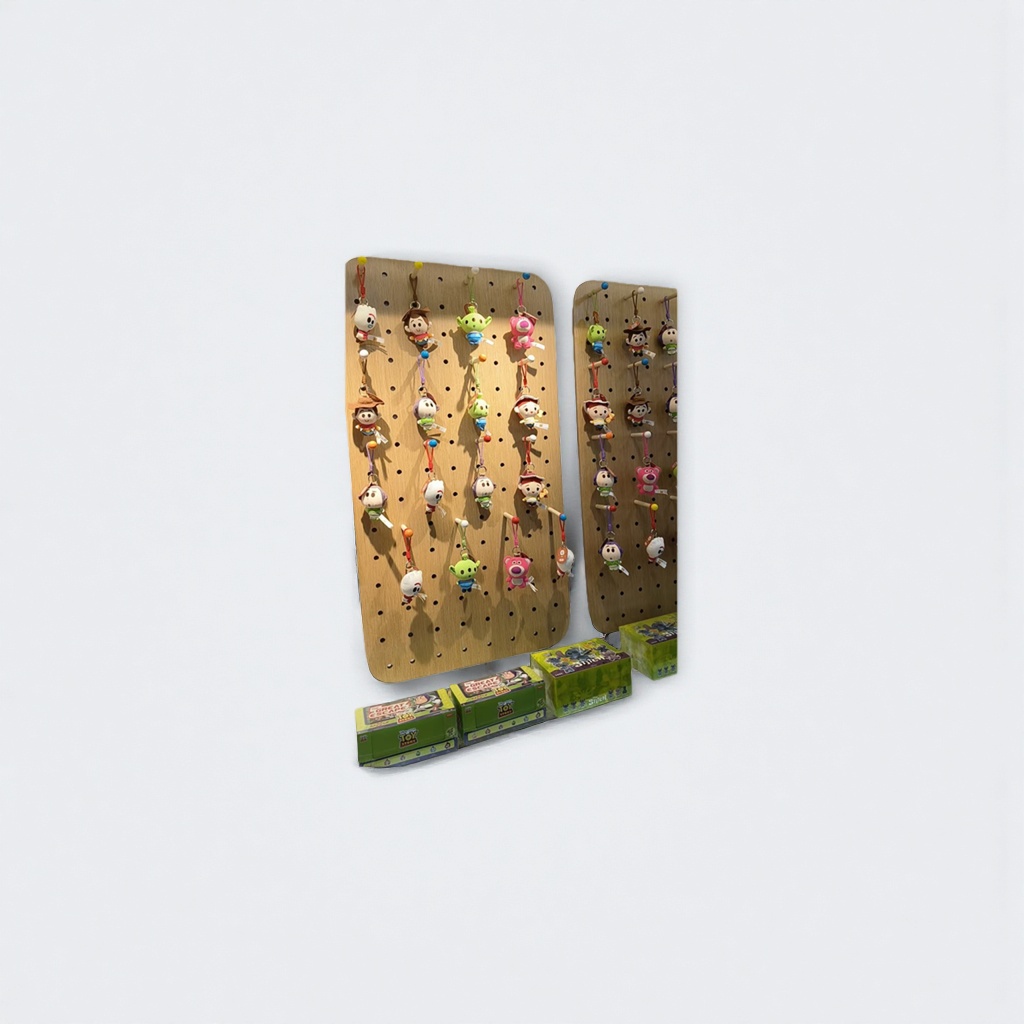 木质展示板+玩偶挂件产品图