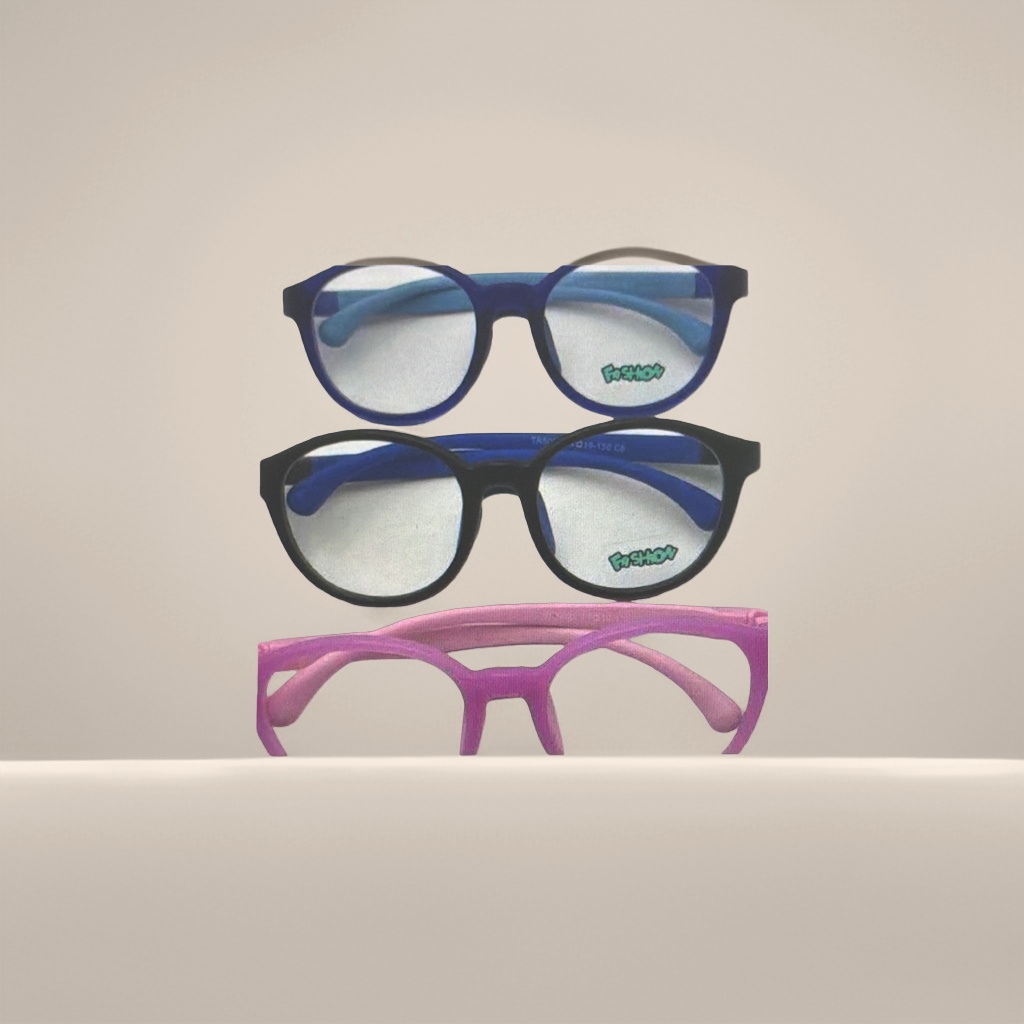 Azul negro rosa tres pares de gafas para niños Application Scenario