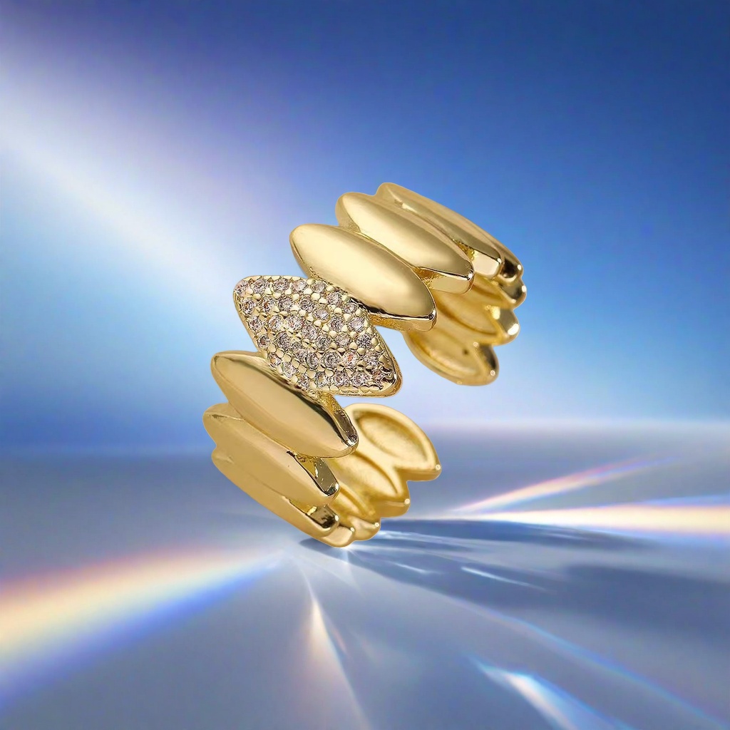 A golden diamond-encrusted leaf-shaped ring, a fashionable and light luxury lady's ring Application Scenario