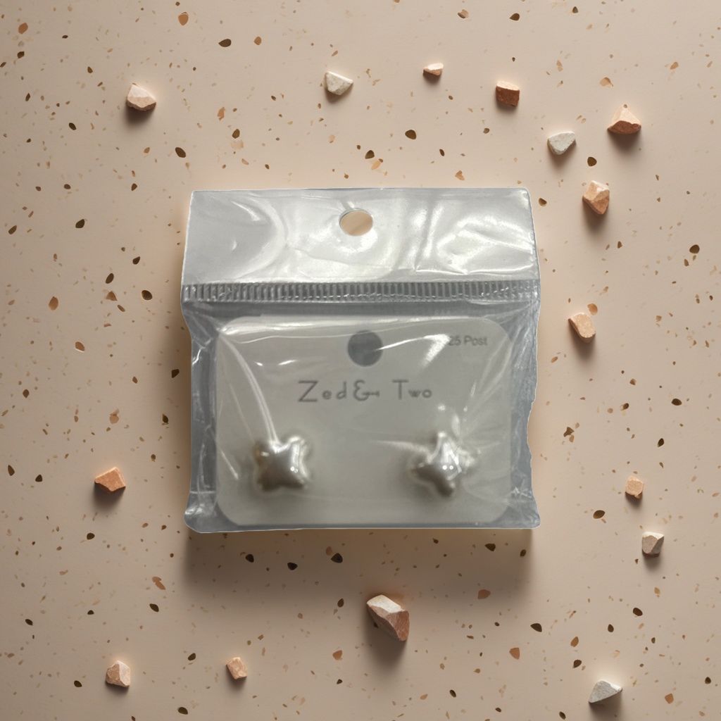 White packaging bag star-shaped ear studs are fashionable, simple and versatile earrings Specification image