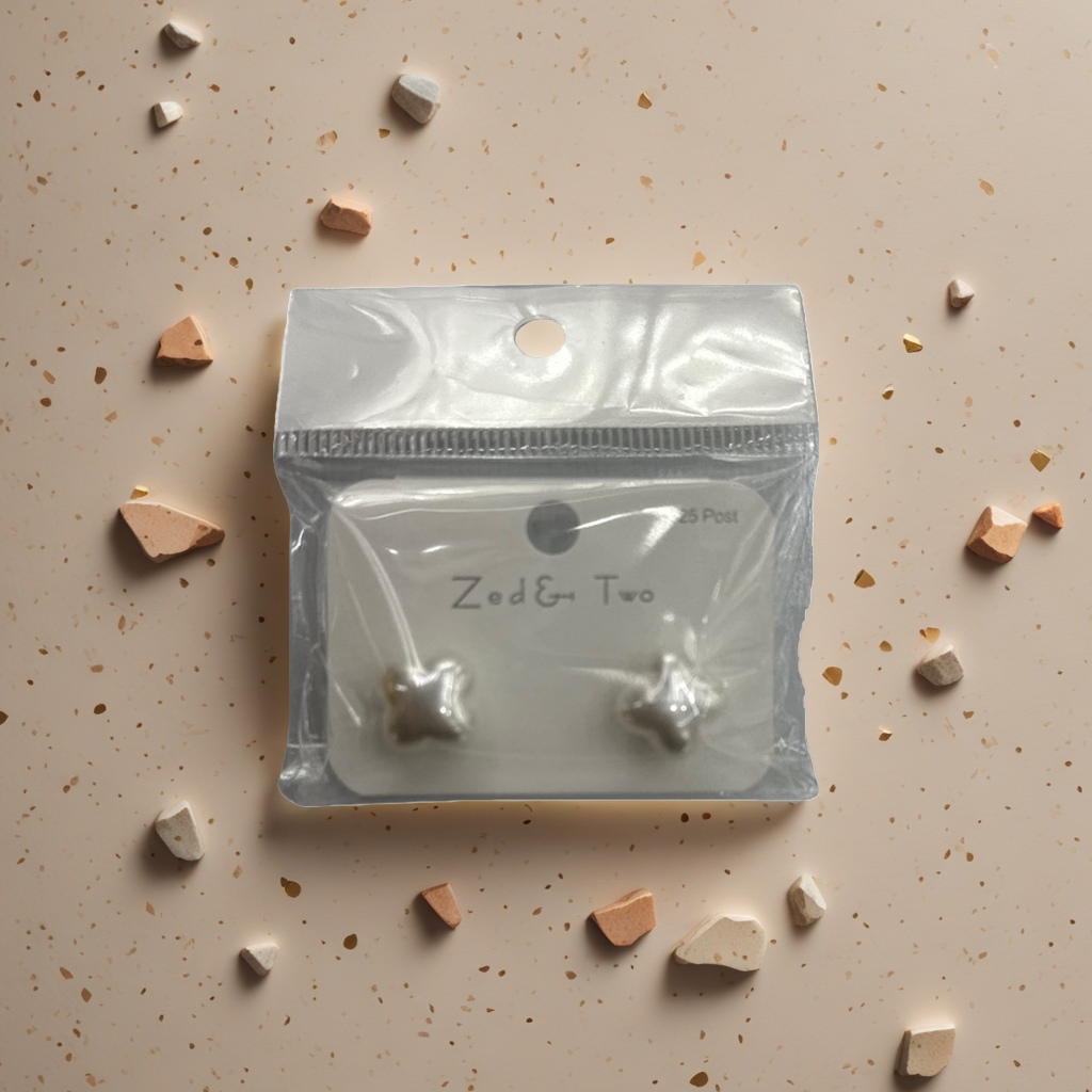 White packaging bag star-shaped ear studs are fashionable, simple and versatile earrings details Picture
