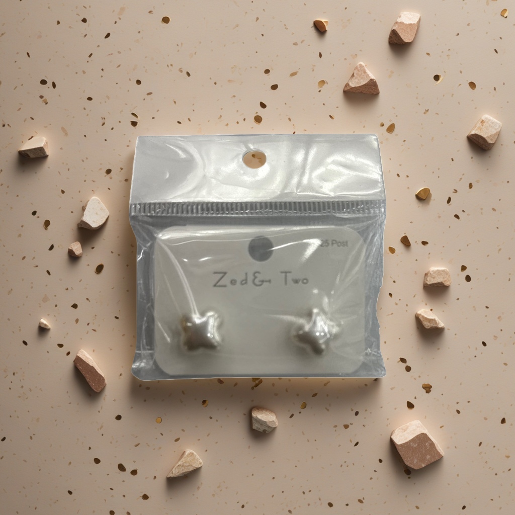 White packaging bag star-shaped ear studs are fashionable, simple and versatile earrings Application Scenario