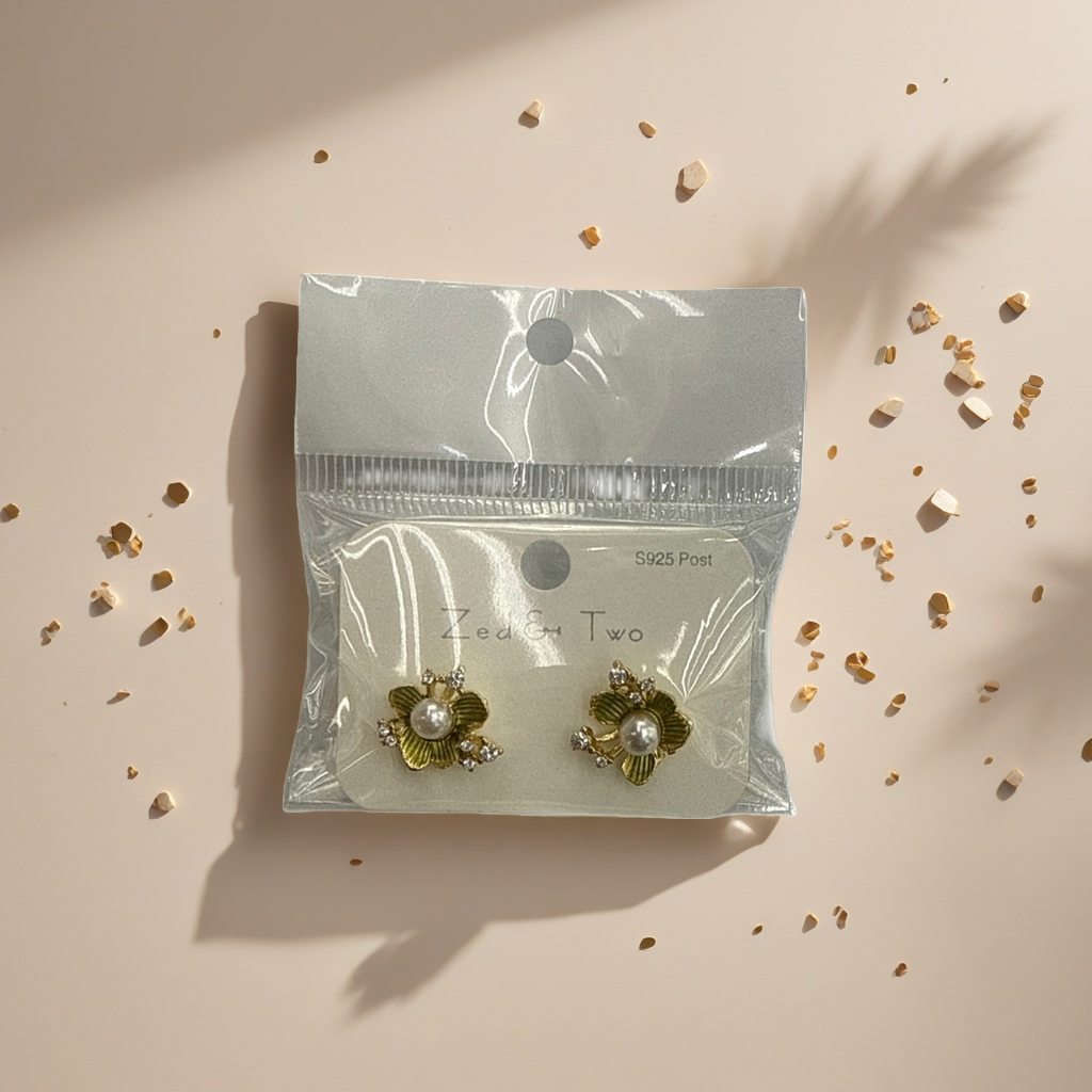 Golden flower pearl stud earrings are fashionable, light luxury and elegant earrings for women Application Scenario