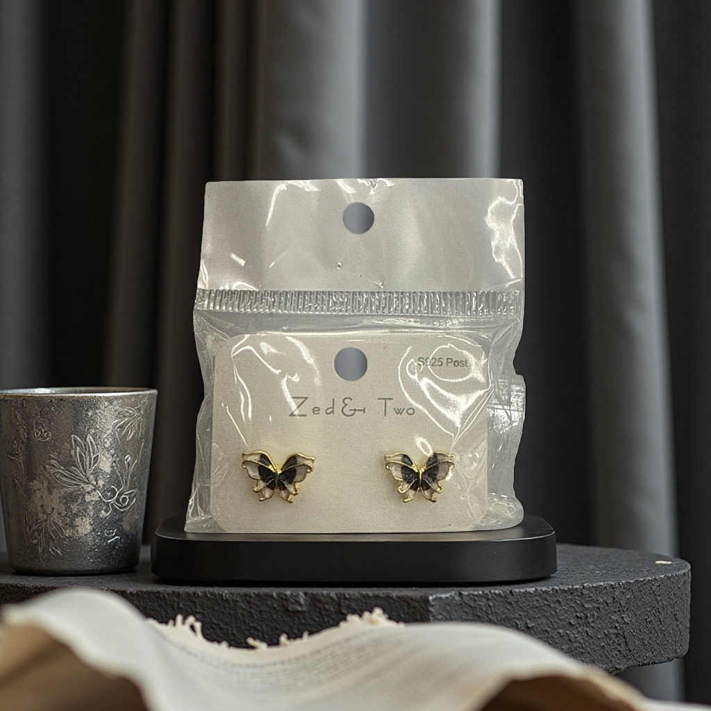 The golden butterfly stud earrings are fashionable and light luxury alloy earrings that are versatile for women's daily wear details Picture