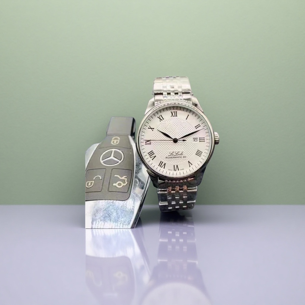 A simple, fashionable and lightweight quartz ladies' watch with a silver strap and white dial Specification image