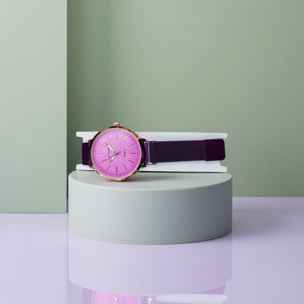 A pink dial quartz watch for ladies, a fashionable, simple and light luxury wristwatch